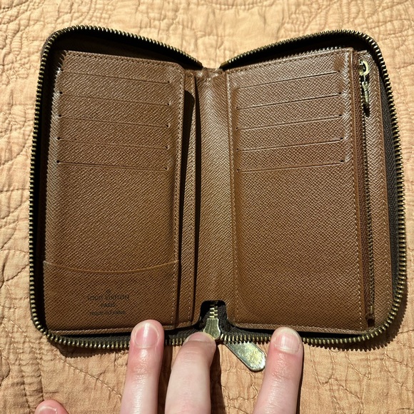 SOLD — RARE LV Louis Vuitton Zippy Compact Wallet - Monogram - Picture 7 of 7